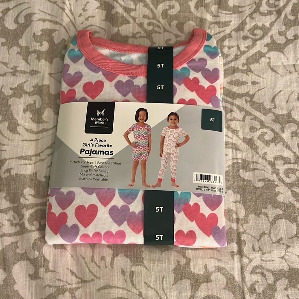 NWT Girl’s 4pc Member’s Mark Pajamas